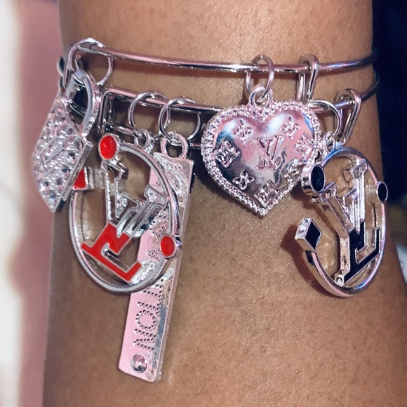 Silver charm bracelets - Picture 1 of 1